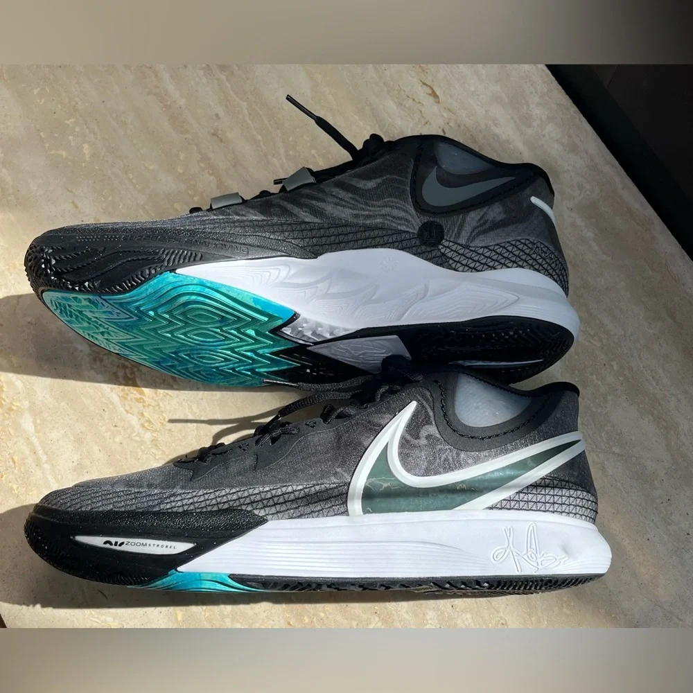 NWT Nike Kyrie 8 Orca Sneakers